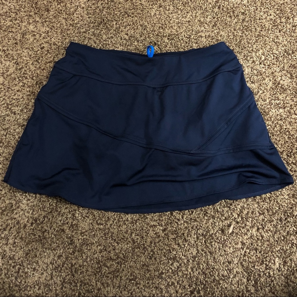A navy blue Athleta skort